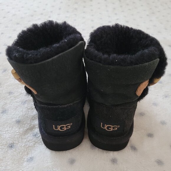 UGG Winter Boots for a Toodler Size 6 - Picture 4 of 7